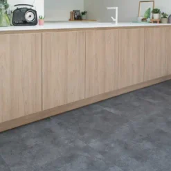 Caldera Basalt 30×60 cm | Suelo vinílico SPC
